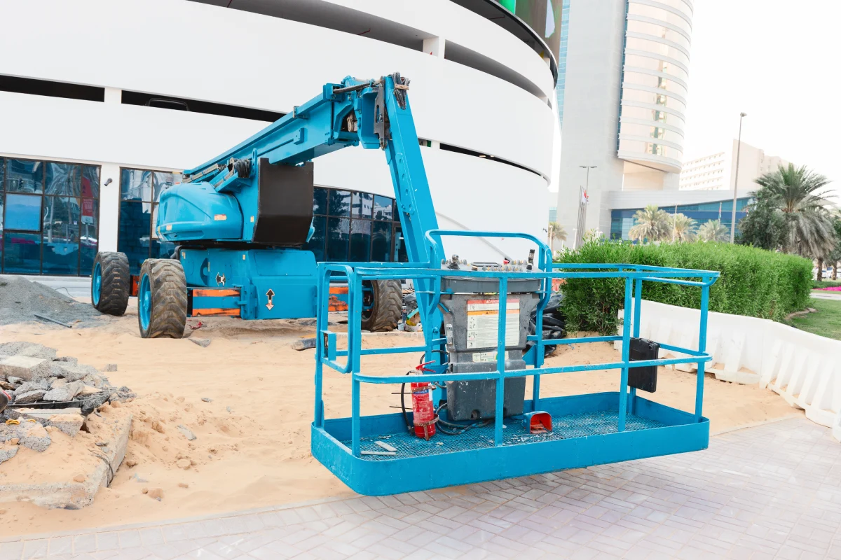 lift-elevator-hydraulic-heavy-machinery-chassis-with-platform-basket-construction-site